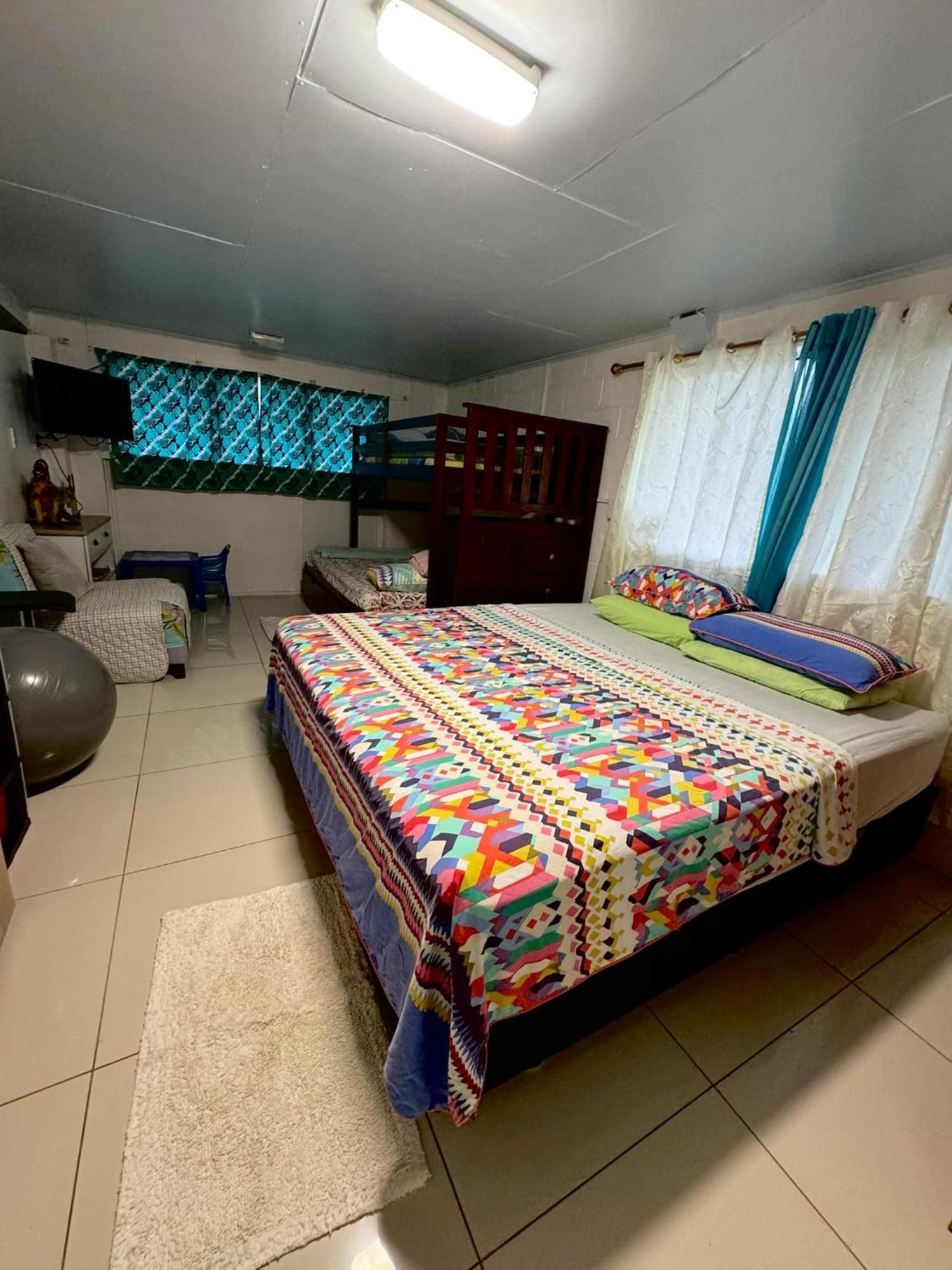 Mirimiri Spa Homestay Ngatangiia ภายนอก รูปภาพ